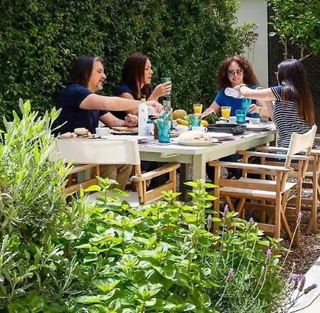 Daire Christine ολοκαίνουριο τετράκλινο Kalamata