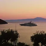 Christine ολοκαίνουριο τετράκλινο Appartement
